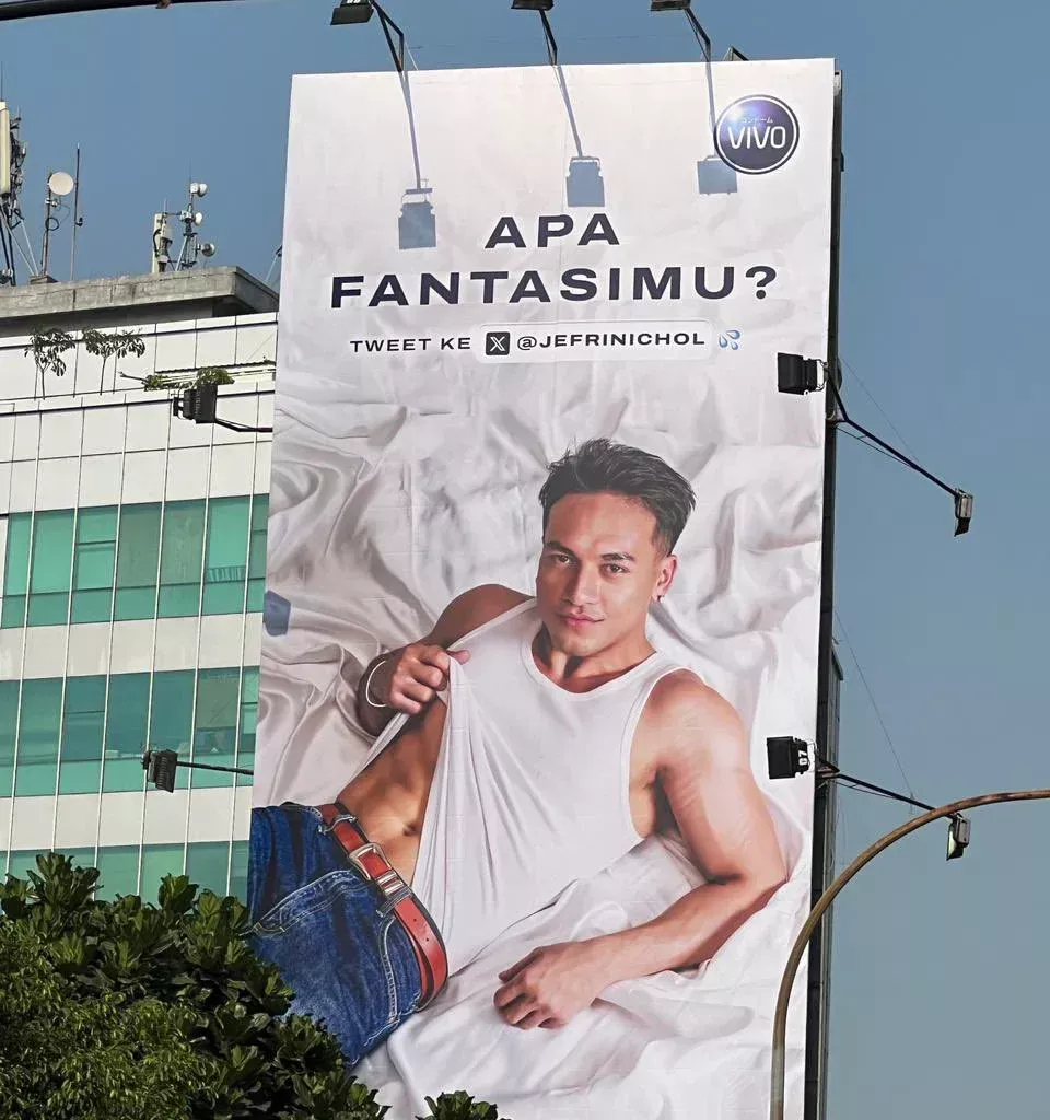 mengiklan lewat billboard